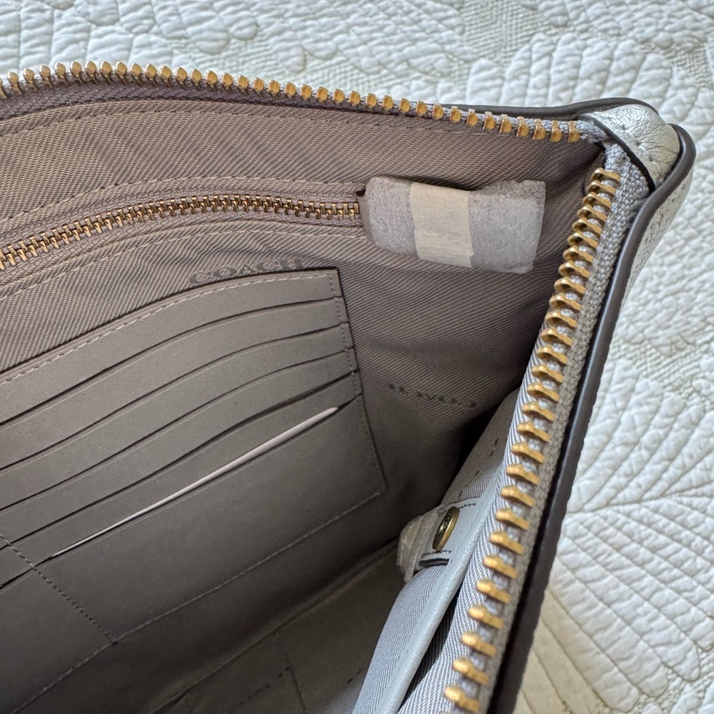 Coach Silver Tech Pouch Brand New - Picture 9 of 13